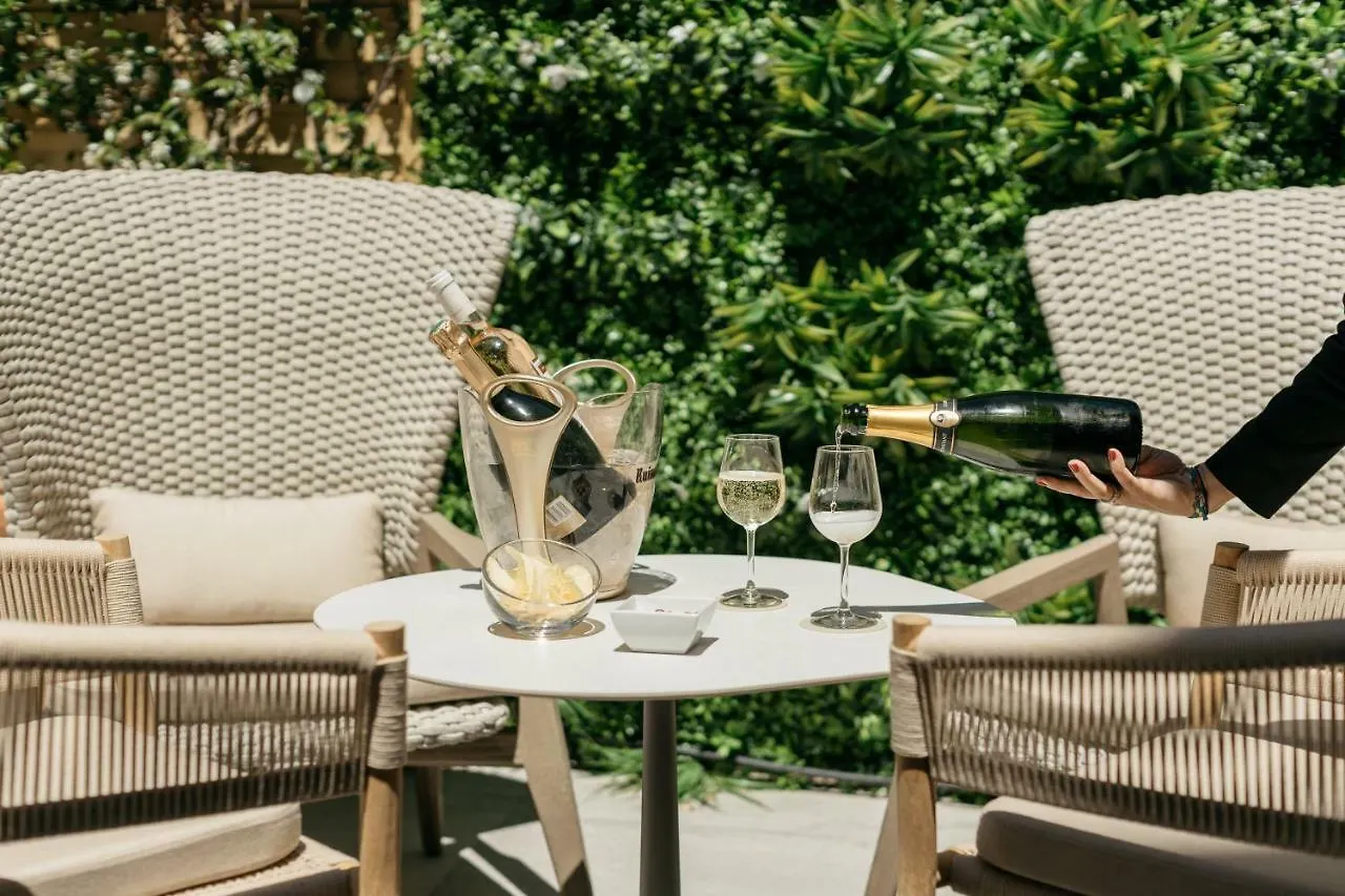 Hotel Cezanne Boutique-Hotel Aix-en-Provence 4*,